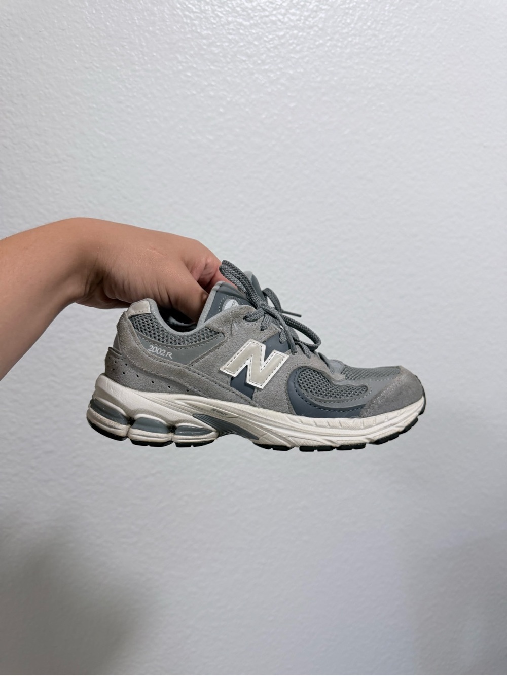 New Balance 2002r Kids Grey Mesh & Suede Sneaker